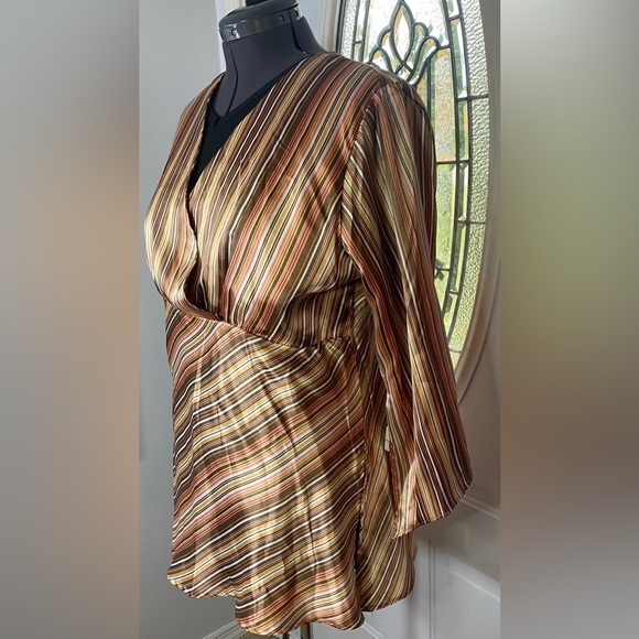 🦋-Zoey Beth Brown, Pink White Striped Blouse - Picture 3 of 8